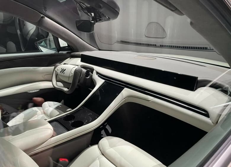 578 л.с, полный привод, запас хода 660 км и 3000 заказов за час. Кроссовер IM LS7 от SAIC и Alibaba оказался популярным в Китае