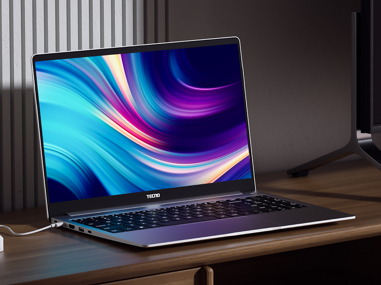 В России выходят первый ноутбук Tecno, телефон Phantom X2 и наушники Sonic 1. Объявлены цены