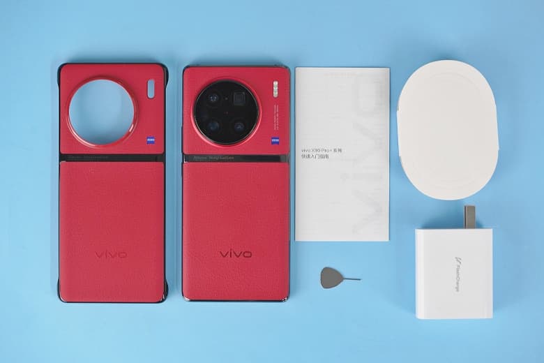 Snapdragon 8 Gen 2, топовая камера Zeiss, 100-кратный зум и IP68. Комплект поставки Vivo X90 Pro+ показали на фото Snapdragon 8 Gen 2, топовая камера Zeiss, 100-кратный зум и IP68. Комплект поставки Vivo X90 Pro+ показали на фото