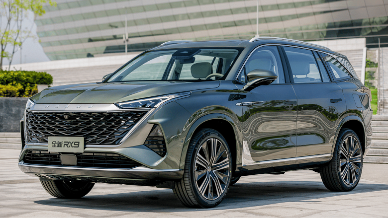 Представлен большой премиальный кроссовер за тыс. с выдвижными ручками и гигантской 47-дюймовой панелью — Roewe RX9 Представлен большой премиальный кроссовер за тыс. с выдвижными ручками и гигантской 47-дюймовой панелью — Roewe RX9