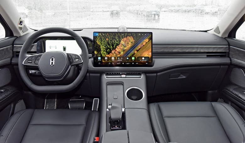 В России начали продавать гибридные кроссоверы Huawei Aito M5. Почти 500 л.с. и запас хода в 1200 км