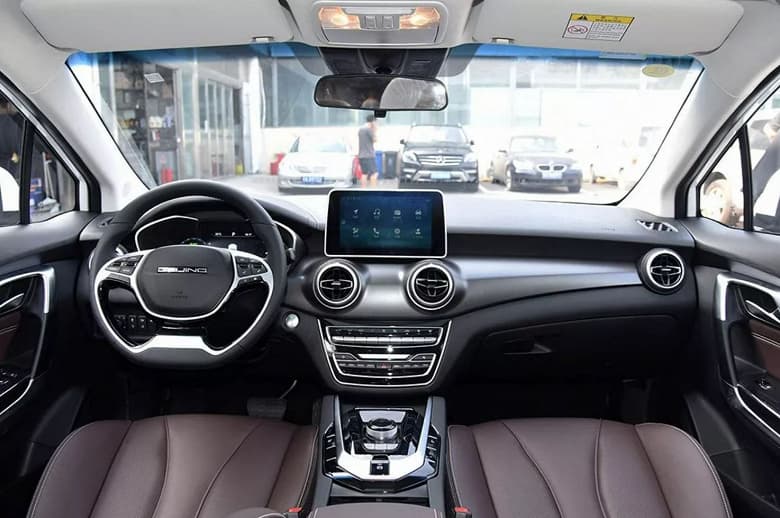 Сколько попросят за электрический седан BAIC EU5, который будут собирать на «Автоторе»? Появился ориентир