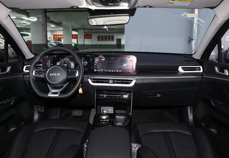 В Россию везут мощный 5-метровый седан Kia K5 (Optima): 240 л.с. и 8-ступенчатый «автомат»