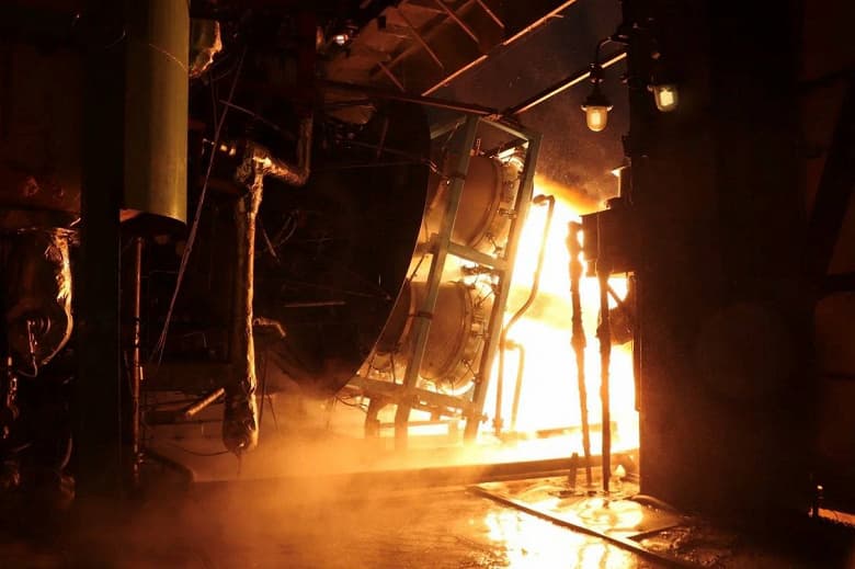 В РФ впервые испытали новый двигатель РД-0124МС с полноразмерными соплами. Его установят в ракету «Союз-5» В РФ впервые испытали новый двигатель РД-0124МС с полноразмерными соплами. Его установят в ракету «Союз-5»