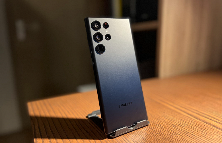 Разницы между Samsung Galaxy S23 и S23 Ultra всё меньше: смартфоны получат экраны с одинаковой пиковой яркостью