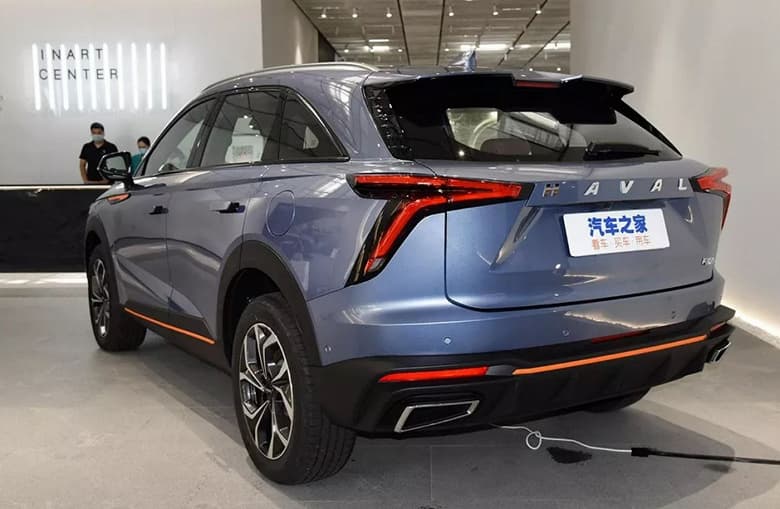 В России начали продавать кроссовер Haval Monster. Он крупнее Haval F7, а цена — от 2,2 млн рублей