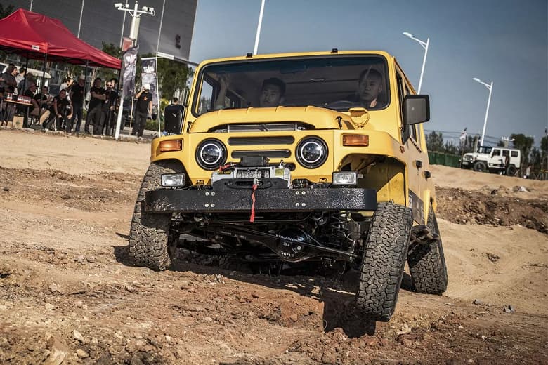 Китайский «УАЗик» обзавёлся двигателем на 211 л.с. Представлен BAW BJ212 Sniper с ценой от 900 000 рублей