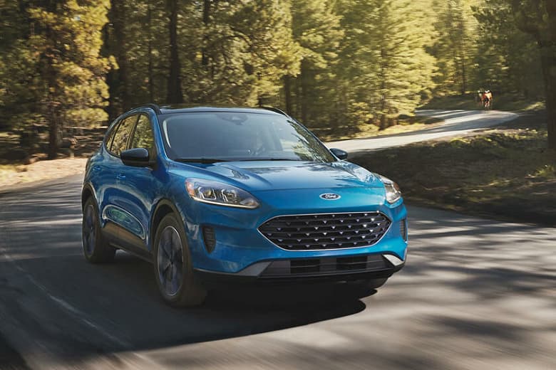 До 253 л.с, 8-ступенчатый автомат и опционально полный привод. В России начали продавать Ford Escape