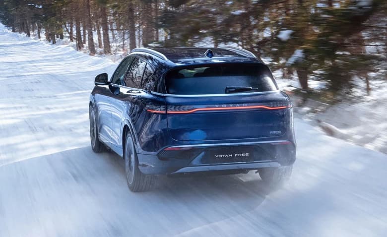 488 л.с., полный привод и богатое оснащение с «цифровым трюмо». В России открыли официальный предзаказ на кроссовер Voyah Free