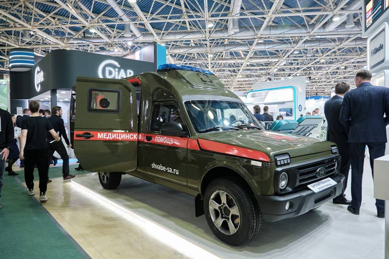 Ростех представил бронированную Lada Niva Legend 4×4 KUB. Этот автомобиль медицинской помощи защищен от пуль калибра 5,45