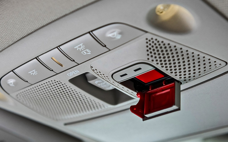 До 200 машин в сутки: россияне массово подключают ввезённые иномарки к системе «ЭРА-ГЛОНАСС»