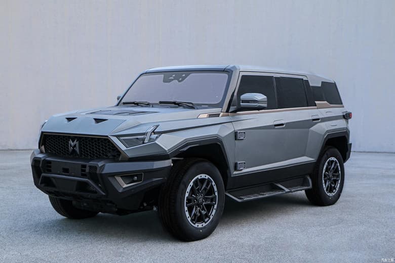 У китайцев появился свой Hummer. Брутальный внедорожник Dongfeng Mengshi 917 мощностью 1000 л.с. показали на фото