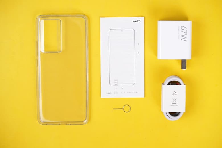 Бюджетный флагман Redmi K60 покзаали вживую сразу после анонса. Фото смартфоны и его комплекта поставки