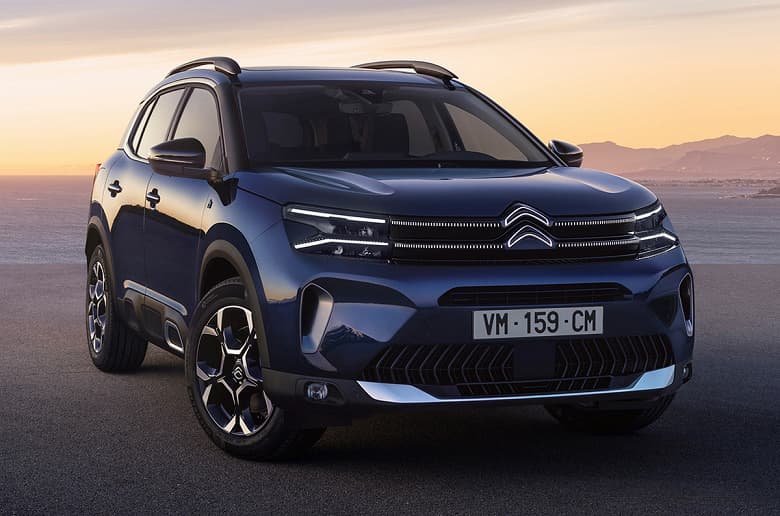 Подзаряжаемый гибридный «француз» на 225 л.с. за 3,1 млн рублей. В Россию привезли рестайлинговый Citroen C5 Aircross