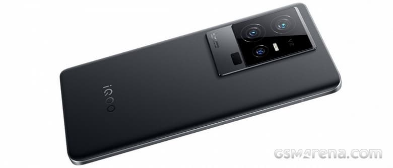 Веганская кожа, «Парижские гвозди» и цвета BMW. iQOO 11 позирует на качественный изображениях