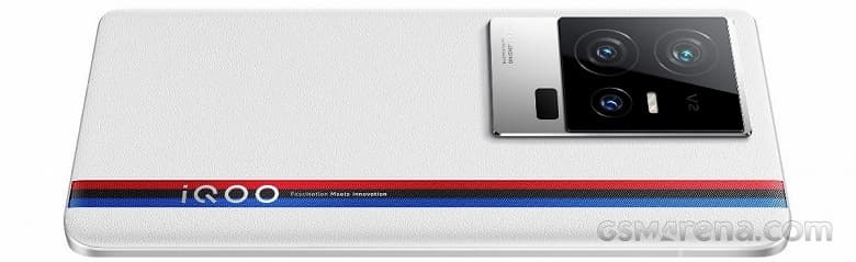 Веганская кожа, «Парижские гвозди» и цвета BMW. iQOO 11 позирует на качественный изображениях