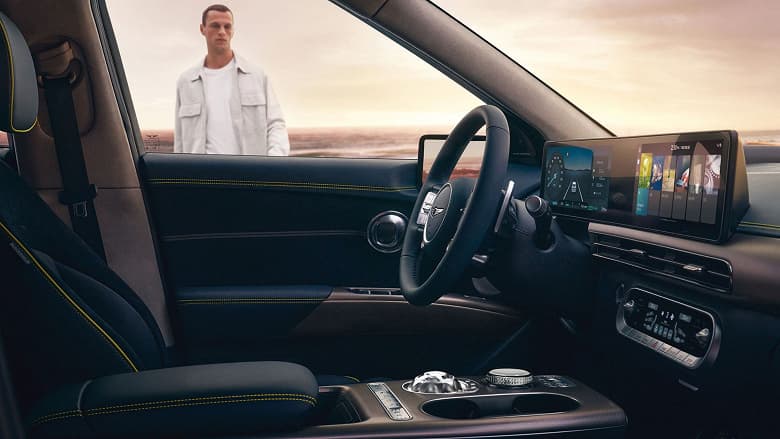 436 л.с. и полный привод. До России добрались кроссоверы Genesis GV60, объявлены цены