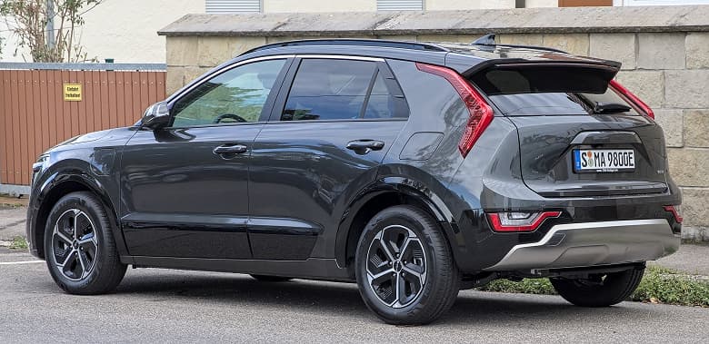 В России начали принимать заказы на экономичный кроссовер Kia Niro второго поколения