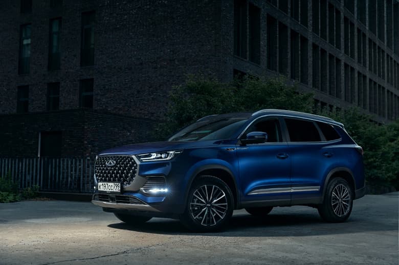 Полноприводный семиместный Chery Tiggo 8 Pro Max предлагается cо скидкой до 850 000 рублей и комплектом зимней резины в подарок