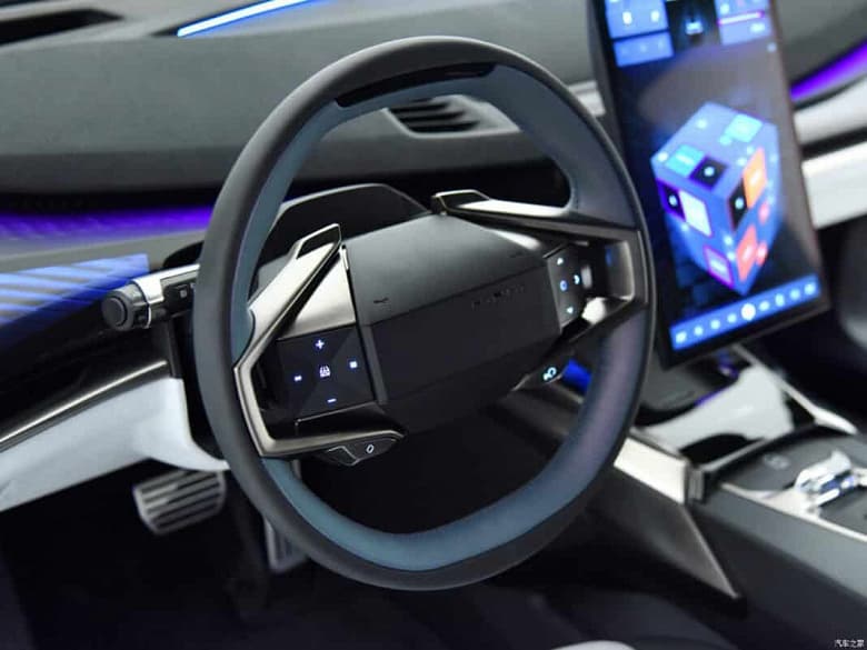 672 л.с., разгон до 100 км/ч за 3,8 с, запас хода 705 км и автопилот. HiPhi Z уже доставляется первым покупателям