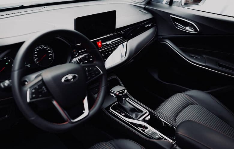 «Москвич 3»: а что в салоне? Автомобиль получился современным и технологичным