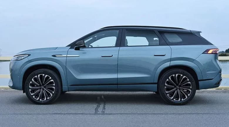 7 мест, 254 л.с., полный привод. Большой флагманский кроссовер Chery Tiggo 9 впервые показали официально