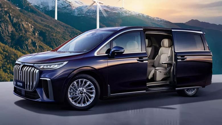 Toyota Alphard отдыхает. Крупный российский дилер везет в РФ роскошный минивэн Voyah Dreamer с мотором мощностью 400 л.с.