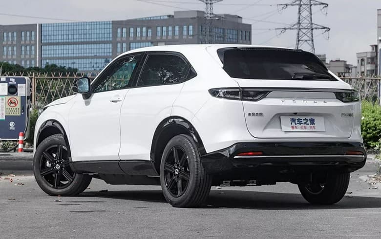 Кроссовер Honda HR-V третьего поколения с электромотором мощностью 183 л.с. докатился до России. Сколько за него просят?