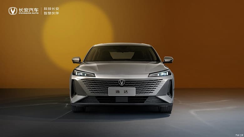 170 л.с., расход 6 л на 100 км и хорошее оснащение недорого. В Китае представлен седан Changan Lamore – конкурент Chery Arrizo 8