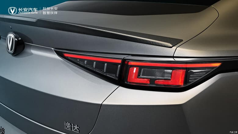 170 л.с., расход 6 л на 100 км и хорошее оснащение недорого. В Китае представлен седан Changan Lamore – конкурент Chery Arrizo 8