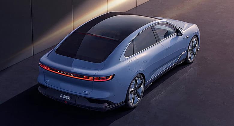 Вышедший на роынк России бренд Voyah представил свой первый седан. Это также первая машина с полутвердотельной батареей