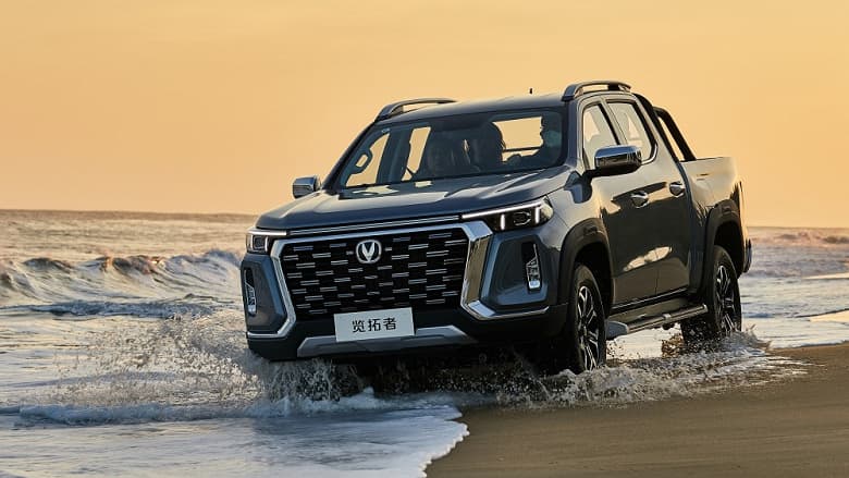 233 л.с., клиренс 225 мм и большие экраны. Флагманский пикап Changan Lantazhe  за ,3 тыс. поступает в продажу в Китае