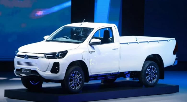 Toyota показала электрическую версию популярного пикапа Hilux