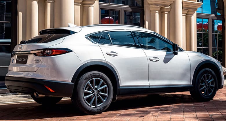 В России начали продавать новые Mazda CX-4 с гарантией. Названы цены на четыре модели