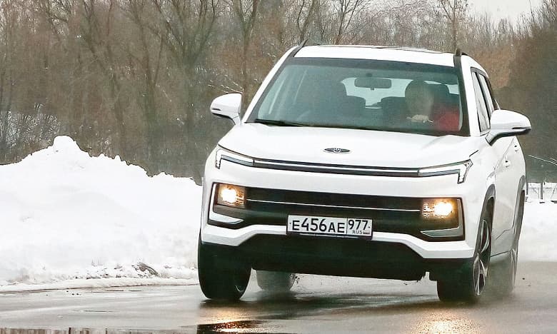 «Новый «Москвич 3» - лучше Лады», — опубликован первый обзор от «За рулем». Названы сильные и слабые стороны машины