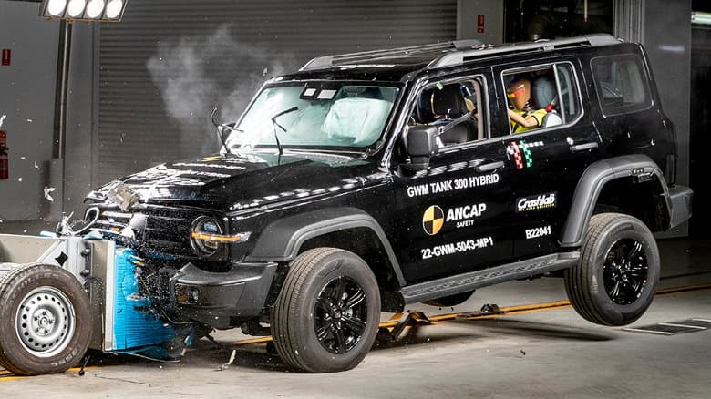 Из чего сделан современный китайский рамный внедорожник: Tank 300, который выходит в России, разбили в тесте ANCAP