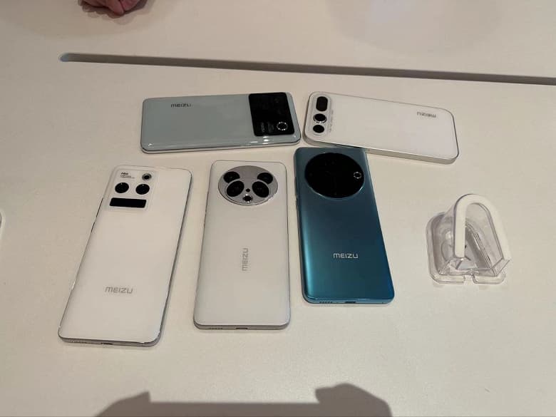 Камера-панда, камера-часы и островная пентакамера. Meizu показала концепты Meizu 19, созданные на базе фанатских дизайнов