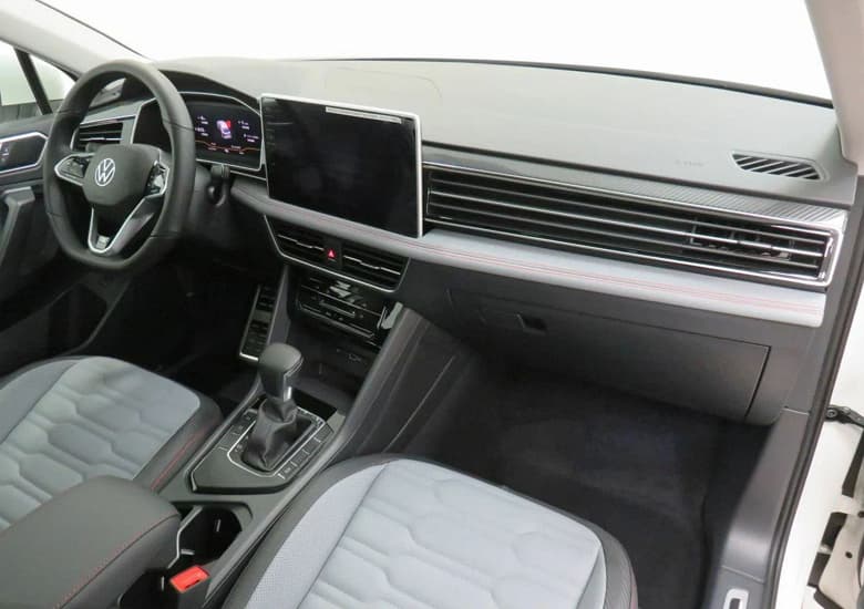 У Geely Tugella появился конкурент. В России начали продавать кросс-купе Volkswagen Tiguan X, он гораздо крупнее обычного Tiguan