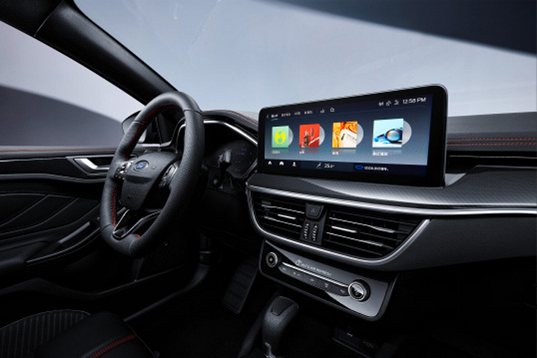 Новейшие Ford Focus 2022 приехали в Россию. Названы цены