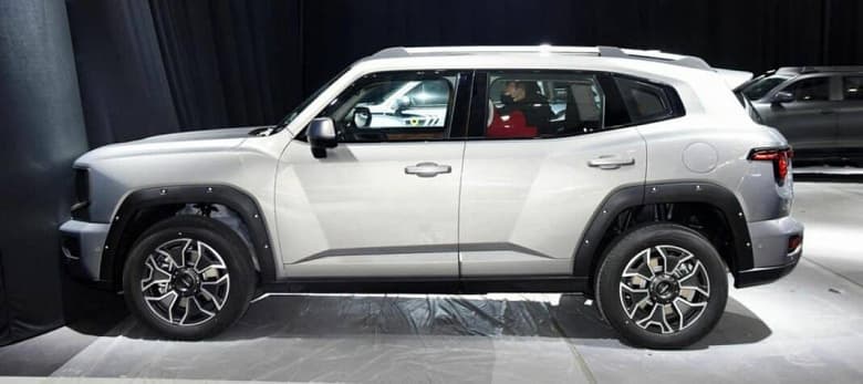 326 л.с., полный привод и подчеркнуто утилитарный дизайн. Представлен гибридный кроссовер Haval H-Dog