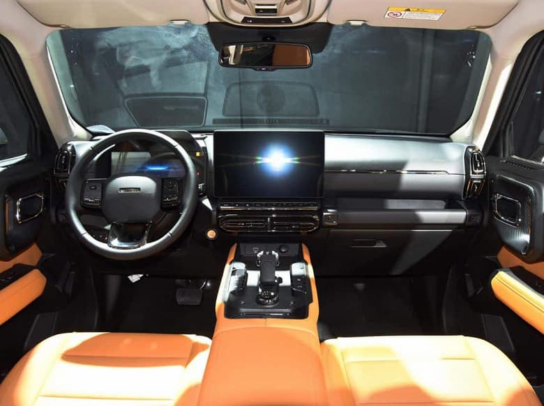 326 л.с., полный привод и подчеркнуто утилитарный дизайн. Представлен гибридный кроссовер Haval H-Dog