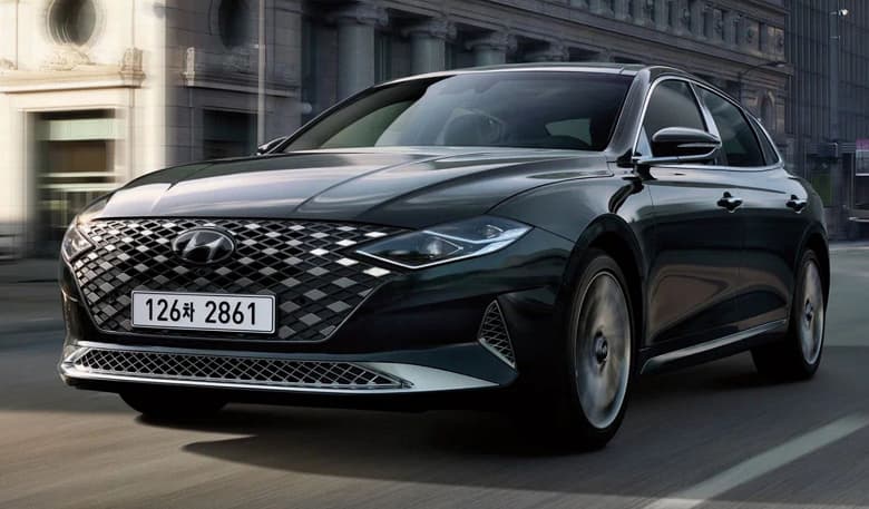 В России начали продавать новый Hyundai Avante (Elantra). Дилер также предлагает Hyundai Grandeur