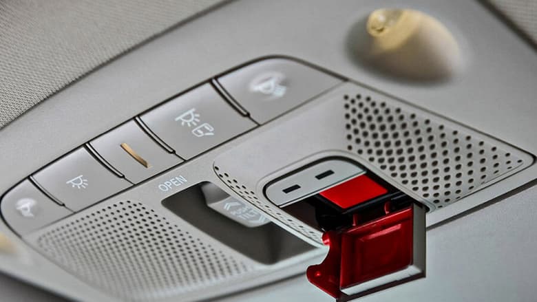 «Тревожную кнопку» снова отложили: в России продолжат продавать автомобили без обязательной системы ЭРА-ГЛОНАСС «Тревожную кнопку» снова отложили: в России продолжат продавать автомобили без обязательной системы ЭРА-ГЛОНАСС