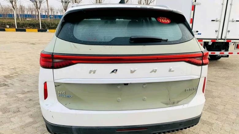 Самый мощный Haval H6 показали вживую: 326 л.с. и 200 км только на элеткротяге