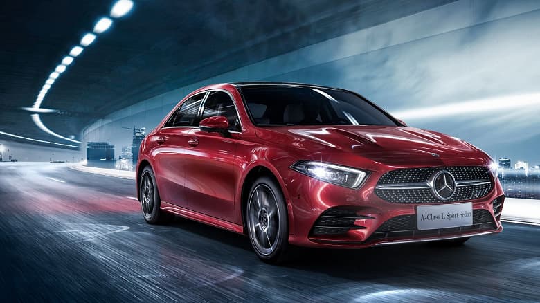 Автмобили Mercedes-Benz подорожали на миллионы рублей в России