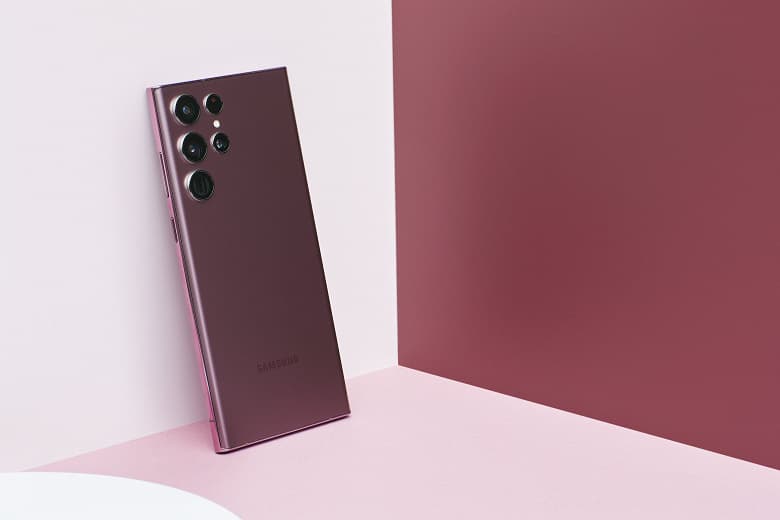 Samsung установила мировой рекорд Гиннеса: 1820 человек одновременно распаковали Galaxy S22 Ultra