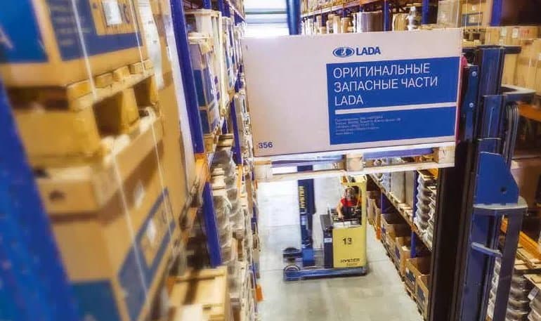 Запчасти Lada и Renault стремительно подорожали и теперь в дефиците