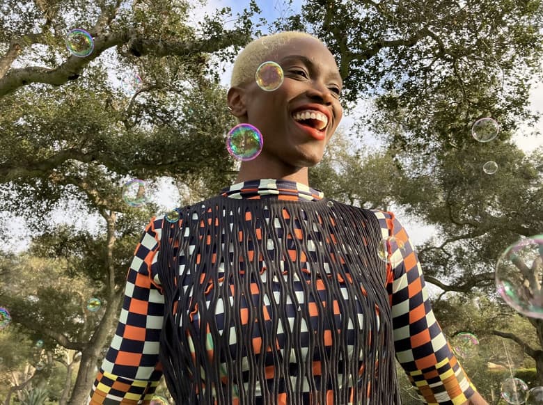 Так снимает новейший iPhone SE за 430 долларов. Примеры фото говорят о том, что Apple выжала максимум из 12 Мп