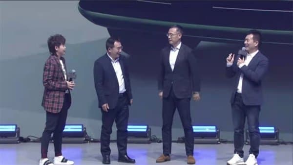 В Китае начались поставки первого автомобиля Huawei – AITO M5. Запас хода до 1240 км, разгон до 100 км/ч за 4,4 с, полный привод и операционная система HarmonyOS