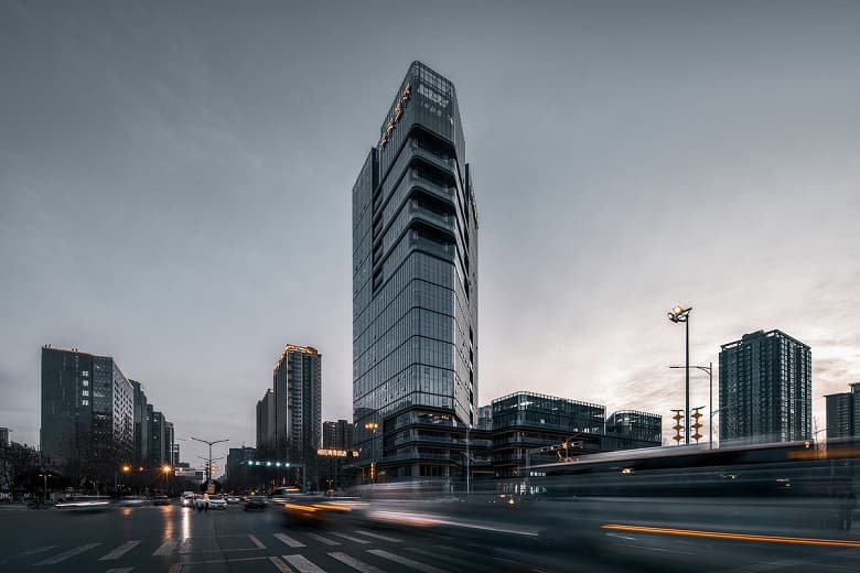 Компания Venus Optics обновила объектив Laowa 15mm F4.5R Zero-D Shift 